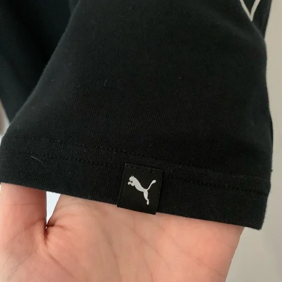 Cropped Puma sweatshirt🖤 - Picture 2 of 4